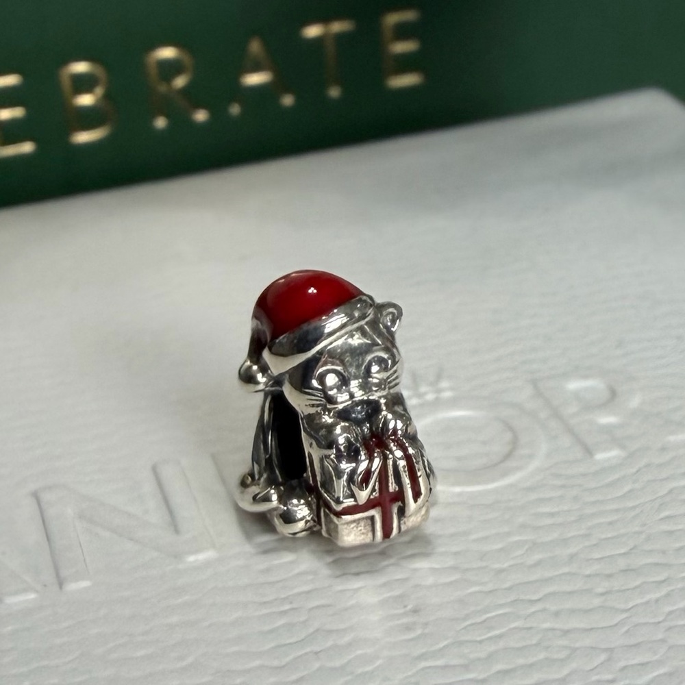 Pandora Silver Kitty In Red Santa Hat And A Christmas Gift Charm RETIRED